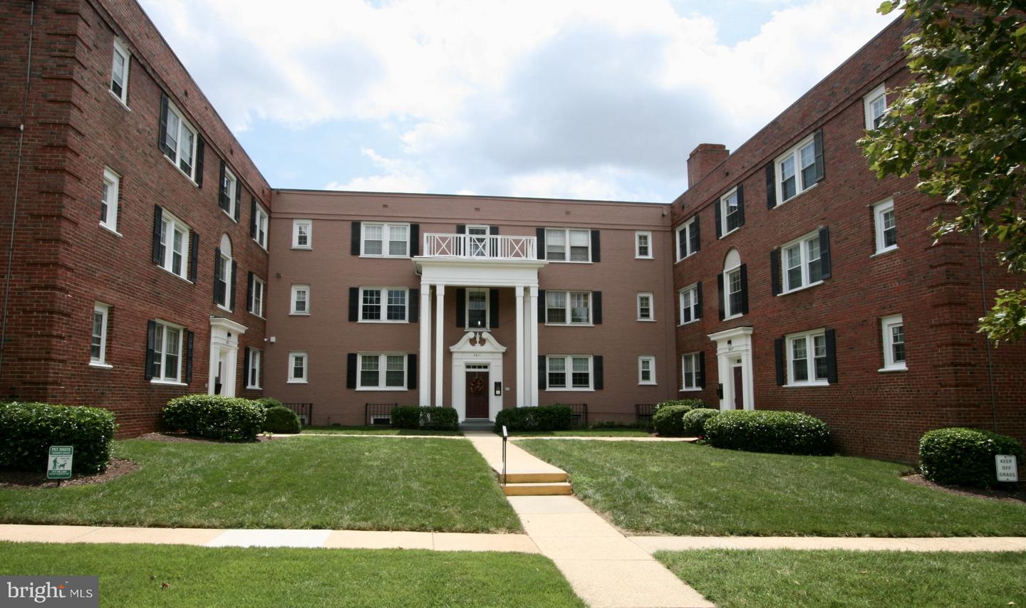 3811 V ST SE #101, WASHINGTON, District Of Columbia 20020, 2 Bedrooms Bedrooms, ,1 BathroomBathrooms,Residential,For sale,3811 V ST SE #101,DCDC2212624 MLS # DCDC2212624