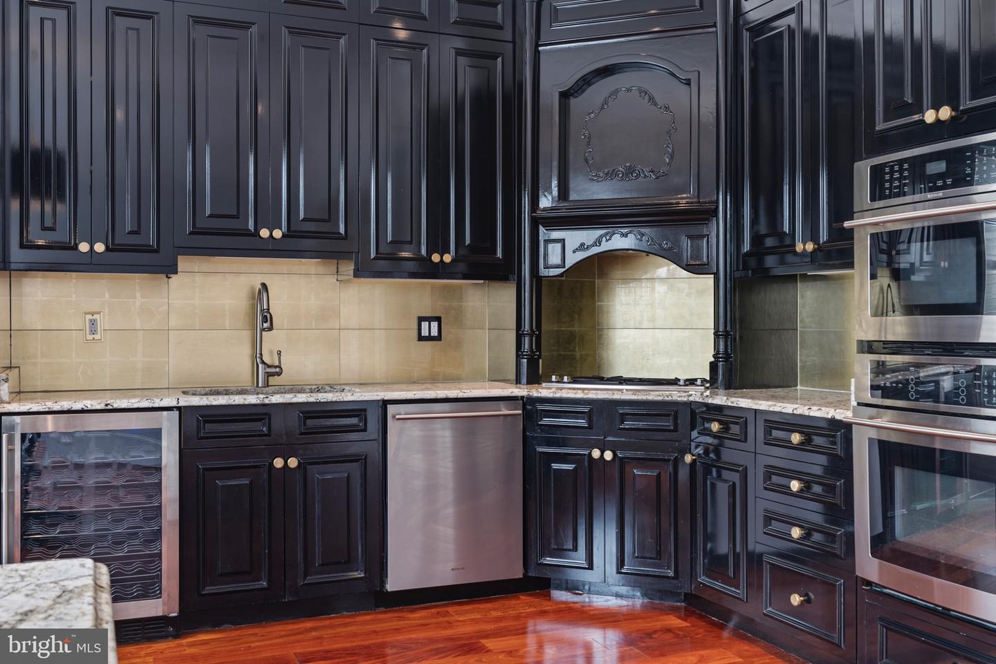 602 FORDS LANDING WAY, ALEXANDRIA, Virginia 22314, 4 Bedrooms Bedrooms, 13 Rooms Rooms,3 BathroomsBathrooms,Residential,For sale,602 FORDS LANDING WAY,VAAX2047984 MLS # VAAX2047984