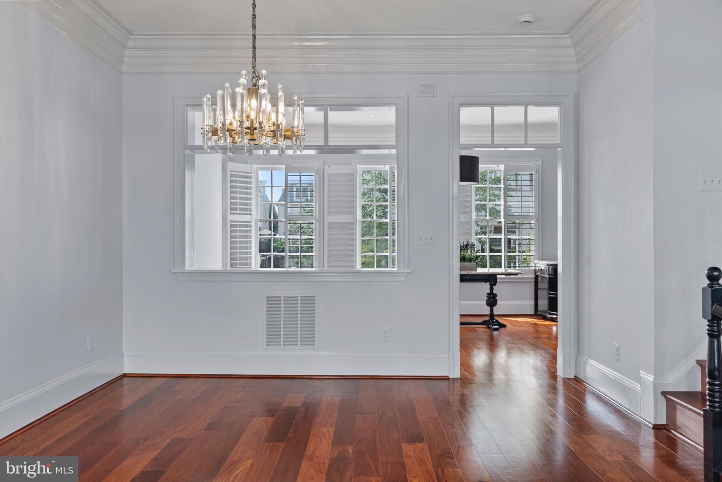 602 FORDS LANDING WAY, ALEXANDRIA, Virginia 22314, 4 Bedrooms Bedrooms, 13 Rooms Rooms,3 BathroomsBathrooms,Residential,For sale,602 FORDS LANDING WAY,VAAX2047984 MLS # VAAX2047984