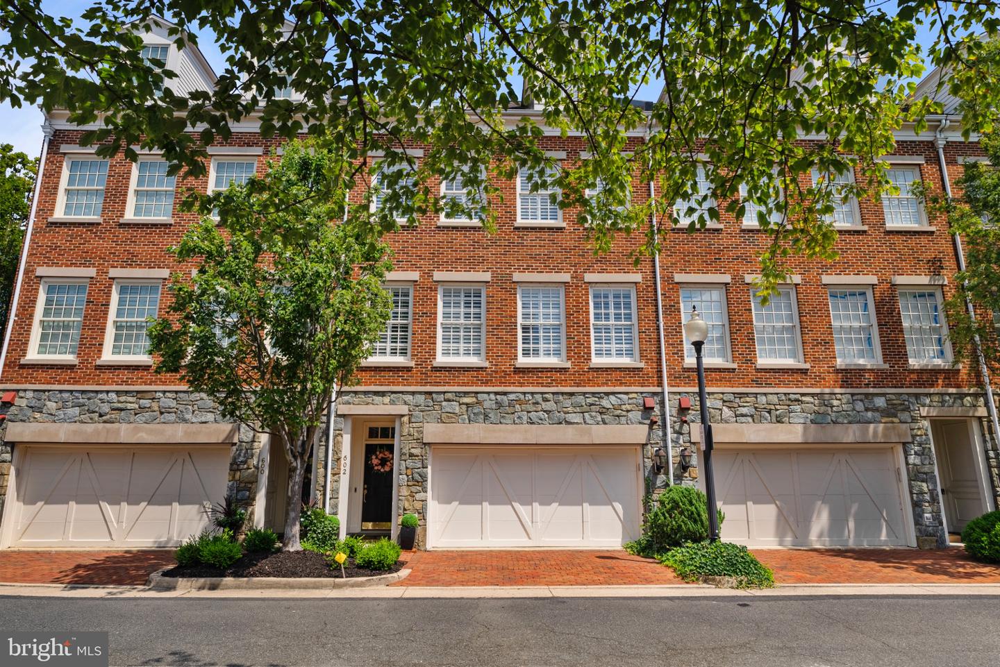 602 FORDS LANDING WAY, ALEXANDRIA, Virginia 22314, 4 Bedrooms Bedrooms, 13 Rooms Rooms,3 BathroomsBathrooms,Residential,For sale,602 FORDS LANDING WAY,VAAX2047984 MLS # VAAX2047984