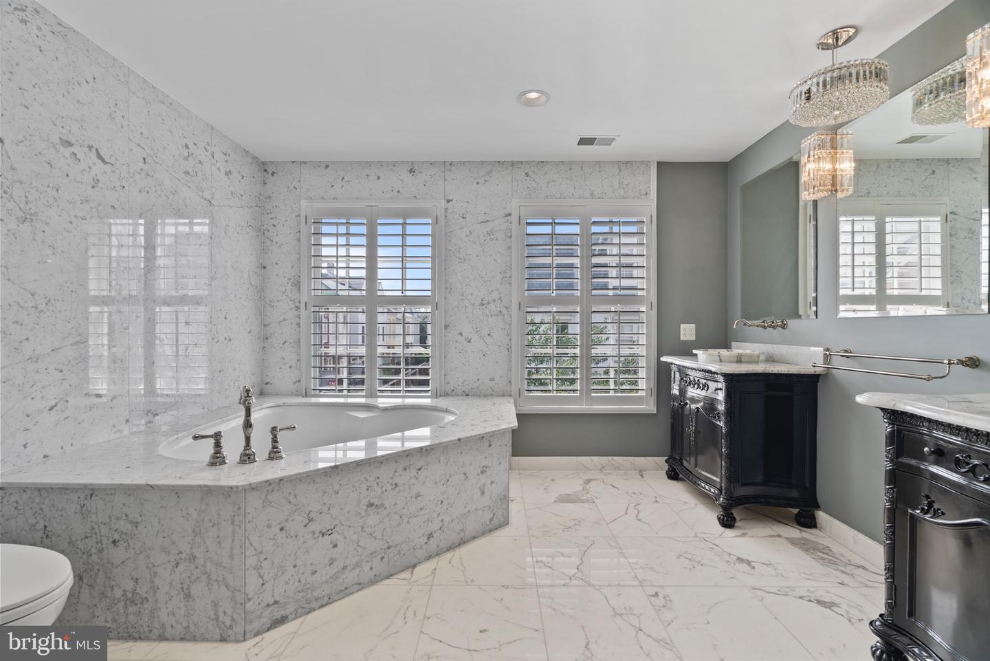 602 FORDS LANDING WAY, ALEXANDRIA, Virginia 22314, 4 Bedrooms Bedrooms, 13 Rooms Rooms,3 BathroomsBathrooms,Residential,For sale,602 FORDS LANDING WAY,VAAX2047984 MLS # VAAX2047984