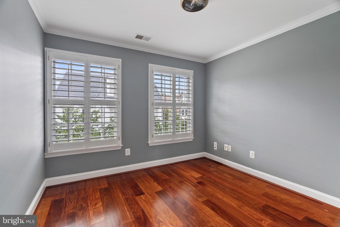 602 FORDS LANDING WAY, ALEXANDRIA, Virginia 22314, 4 Bedrooms Bedrooms, 13 Rooms Rooms,3 BathroomsBathrooms,Residential,For sale,602 FORDS LANDING WAY,VAAX2047984 MLS # VAAX2047984