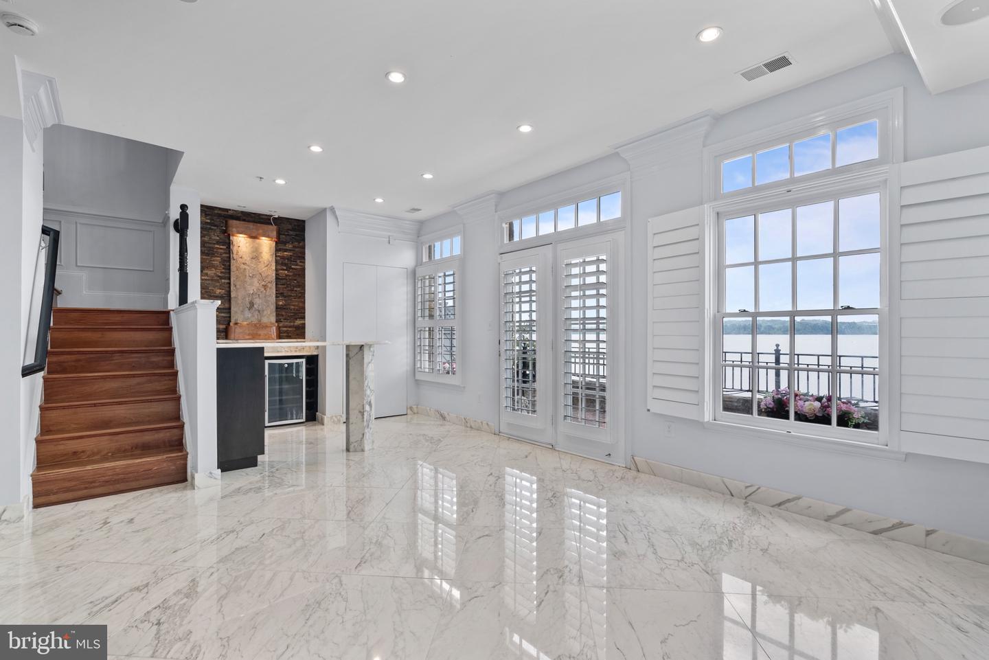 602 FORDS LANDING WAY, ALEXANDRIA, Virginia 22314, 4 Bedrooms Bedrooms, 13 Rooms Rooms,3 BathroomsBathrooms,Residential,For sale,602 FORDS LANDING WAY,VAAX2047984 MLS # VAAX2047984