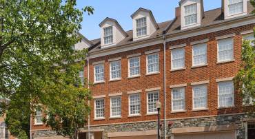 602 FORDS LANDING WAY, ALEXANDRIA, Virginia 22314, 4 Bedrooms Bedrooms, 13 Rooms Rooms,3 BathroomsBathrooms,Residential,For sale,602 FORDS LANDING WAY,VAAX2047984 MLS # VAAX2047984