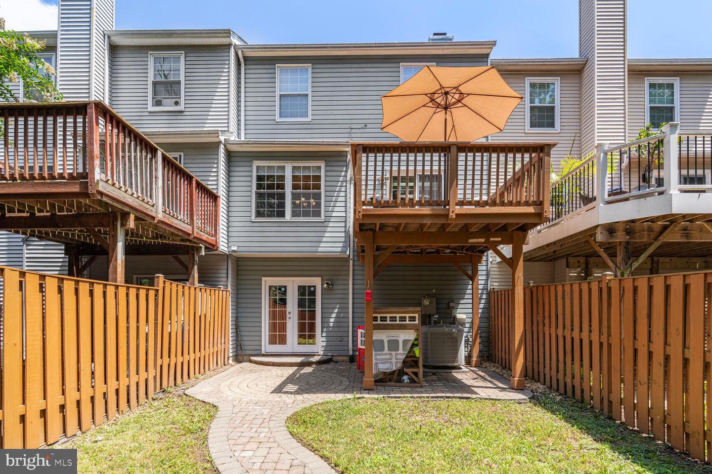 6033 LANDS END LN, ALEXANDRIA, Virginia 22315, 3 Bedrooms Bedrooms, ,2 BathroomsBathrooms,Residential,For sale,6033 LANDS END LN,VAFX2258188 MLS # VAFX2258188