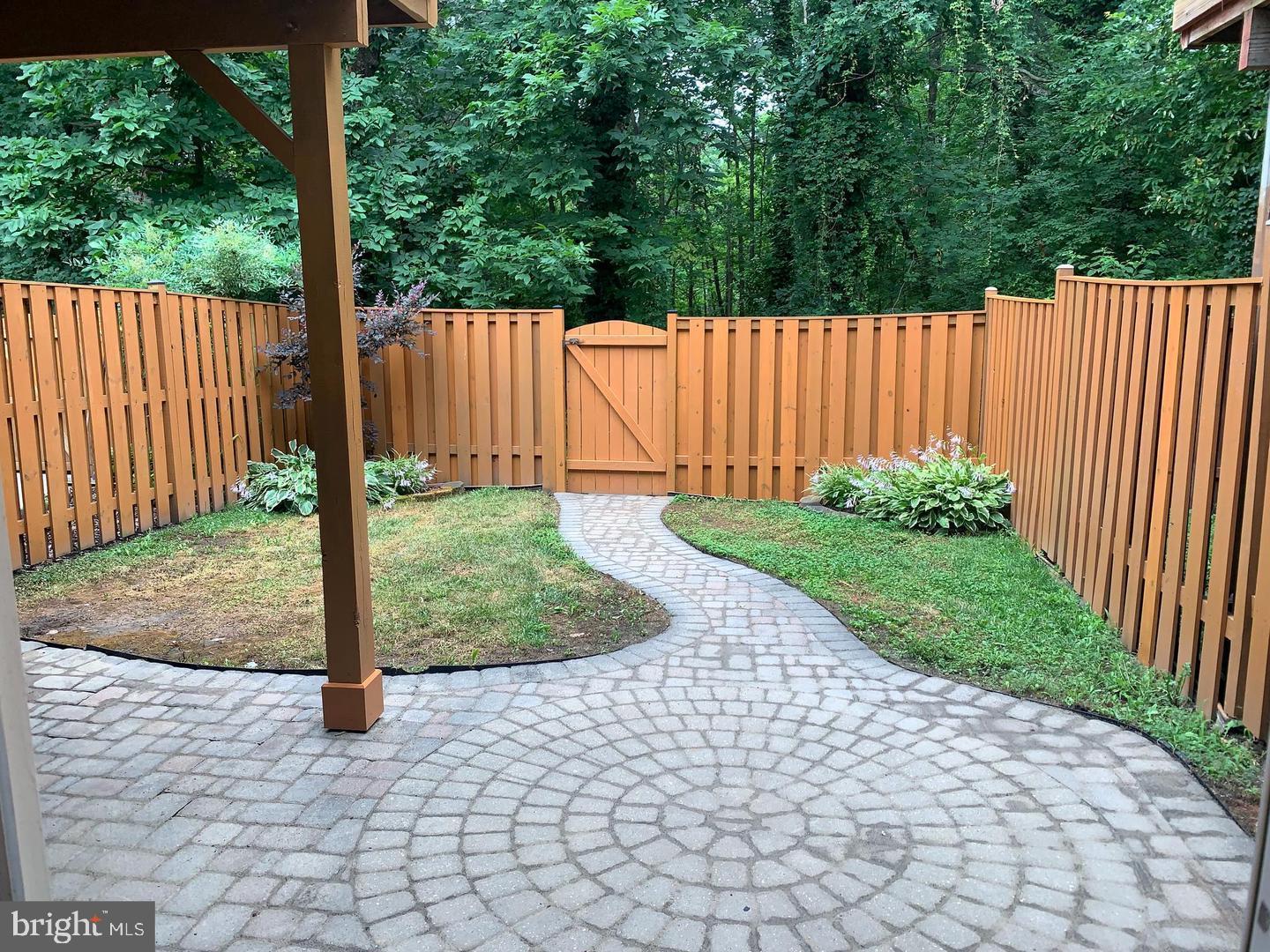 6033 LANDS END LN, ALEXANDRIA, Virginia 22315, 3 Bedrooms Bedrooms, ,2 BathroomsBathrooms,Residential,For sale,6033 LANDS END LN,VAFX2258188 MLS # VAFX2258188