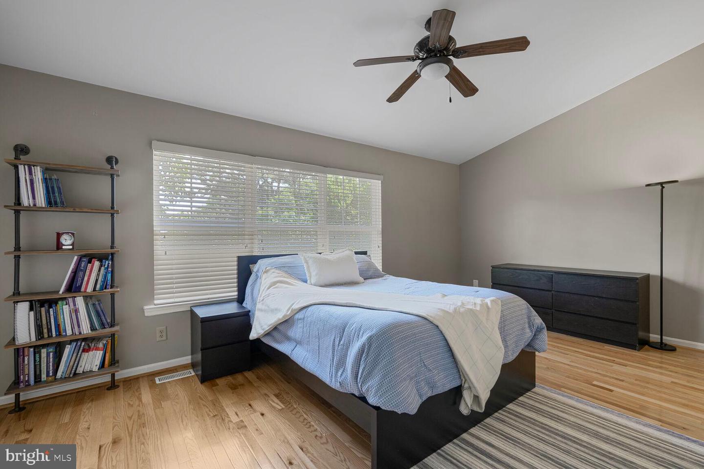 6033 LANDS END LN, ALEXANDRIA, Virginia 22315, 3 Bedrooms Bedrooms, ,2 BathroomsBathrooms,Residential,For sale,6033 LANDS END LN,VAFX2258188 MLS # VAFX2258188