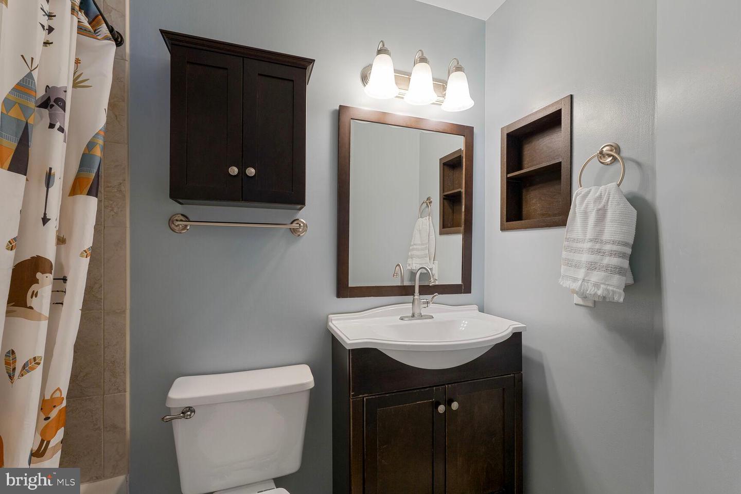 6033 LANDS END LN, ALEXANDRIA, Virginia 22315, 3 Bedrooms Bedrooms, ,2 BathroomsBathrooms,Residential,For sale,6033 LANDS END LN,VAFX2258188 MLS # VAFX2258188