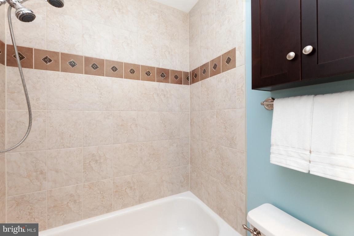 6033 LANDS END LN, ALEXANDRIA, Virginia 22315, 3 Bedrooms Bedrooms, ,2 BathroomsBathrooms,Residential,For sale,6033 LANDS END LN,VAFX2258188 MLS # VAFX2258188