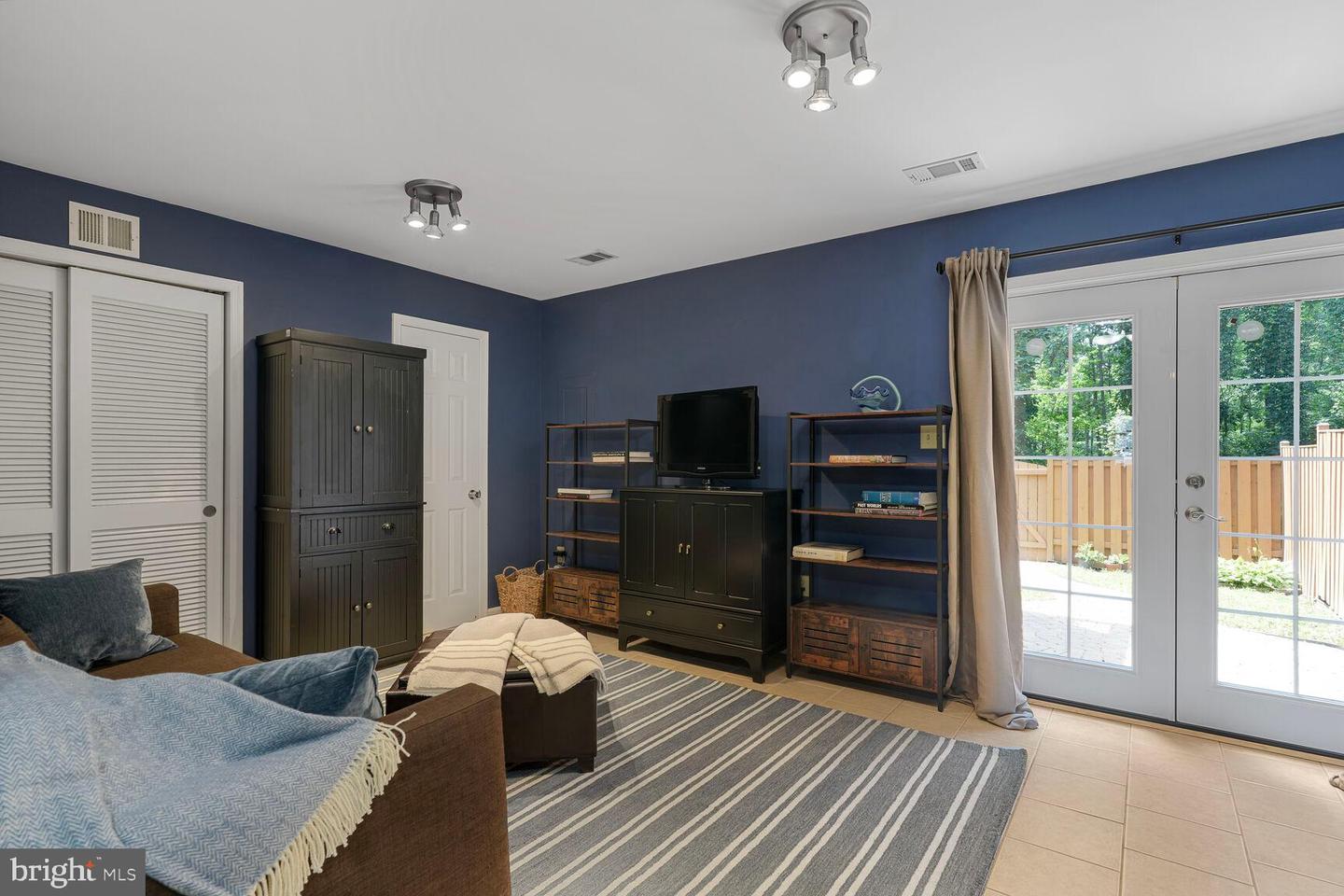 6033 LANDS END LN, ALEXANDRIA, Virginia 22315, 3 Bedrooms Bedrooms, ,2 BathroomsBathrooms,Residential,For sale,6033 LANDS END LN,VAFX2258188 MLS # VAFX2258188