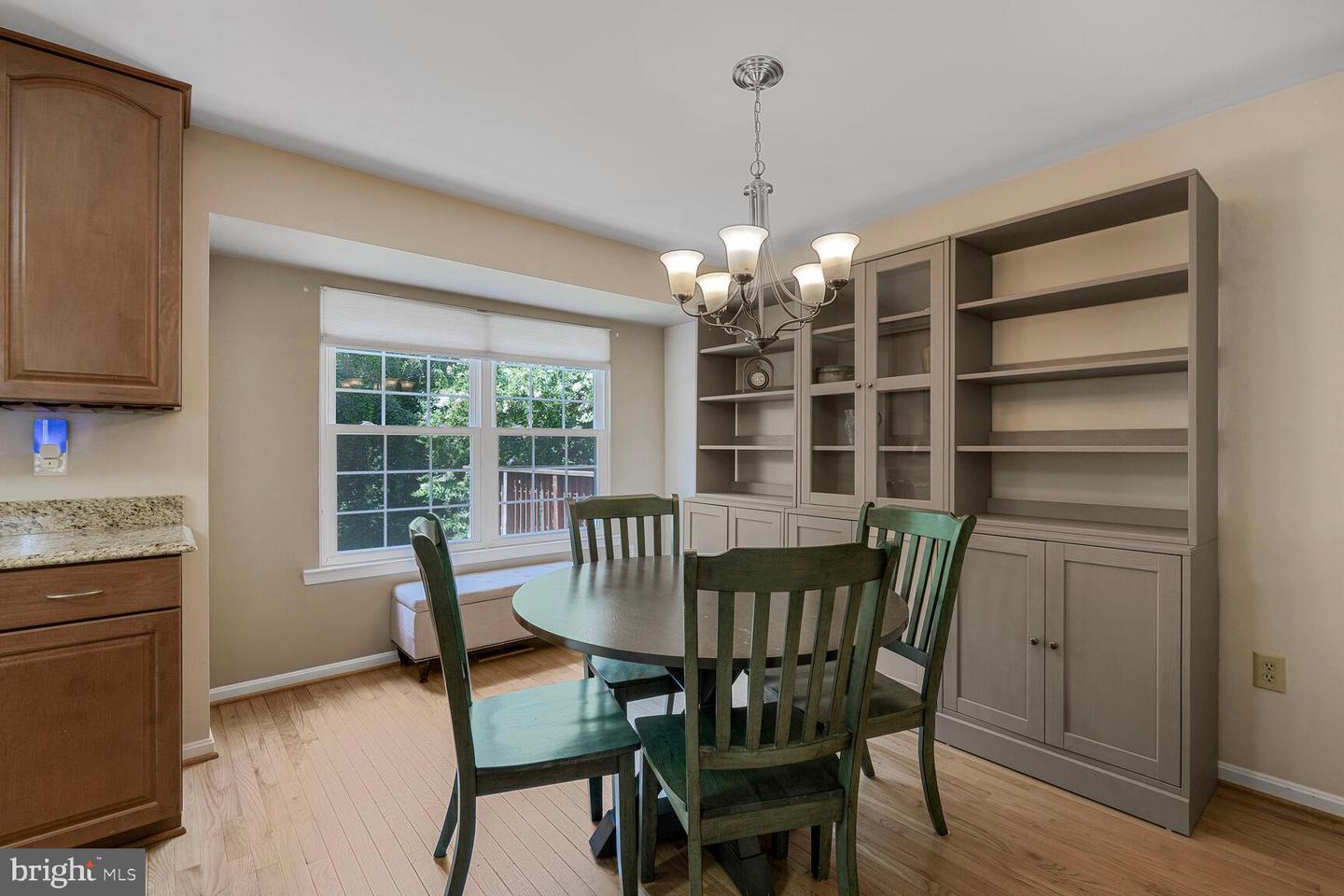 6033 LANDS END LN, ALEXANDRIA, Virginia 22315, 3 Bedrooms Bedrooms, ,2 BathroomsBathrooms,Residential,For sale,6033 LANDS END LN,VAFX2258188 MLS # VAFX2258188