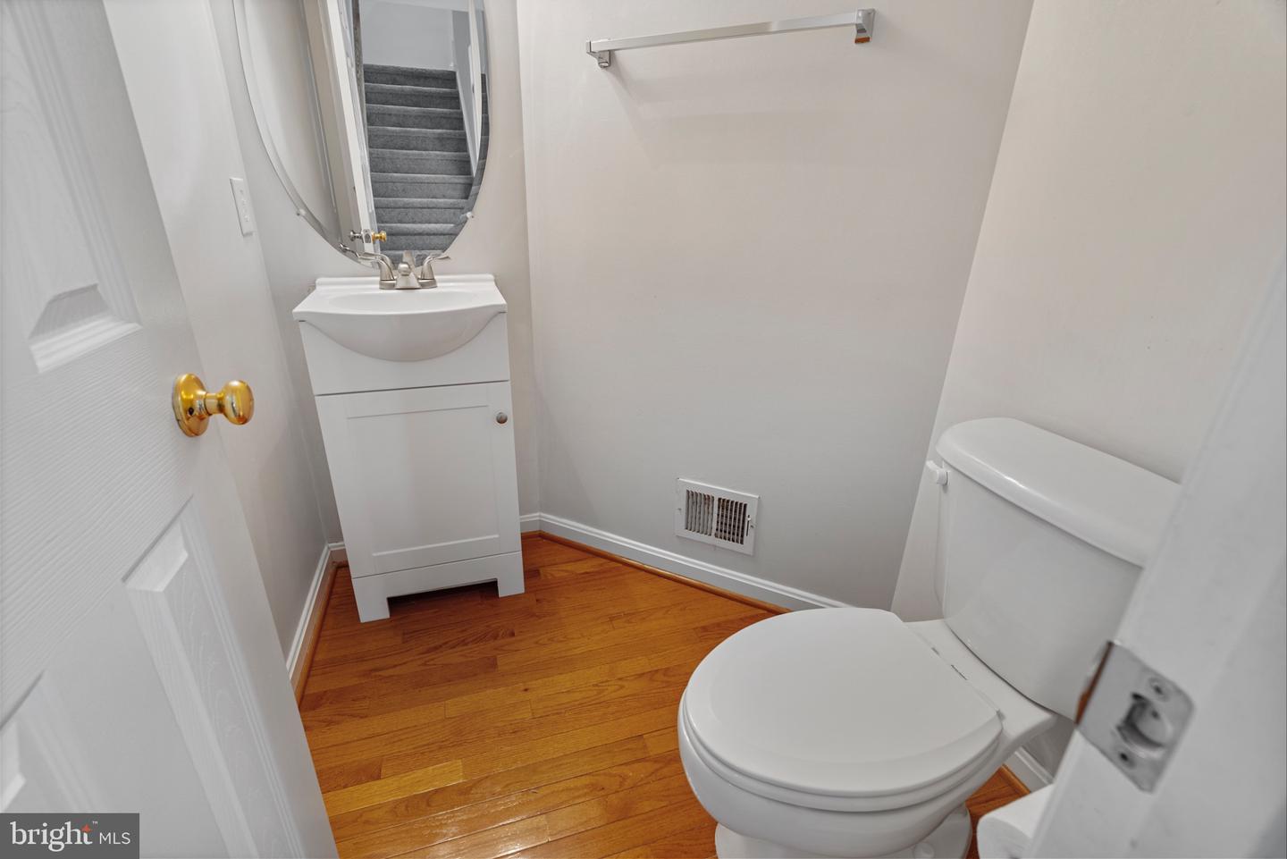 4856 CAVALLO WAY, WOODBRIDGE, Virginia 22192, 3 Bedrooms Bedrooms, 12 Rooms Rooms,3 BathroomsBathrooms,Residential,For sale,4856 CAVALLO WAY,VAPW2100262 MLS # VAPW2100262
