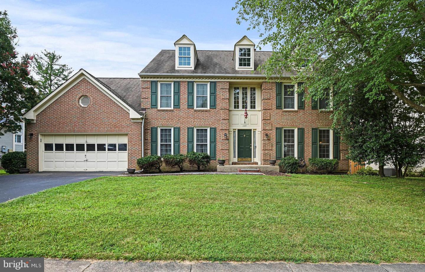 1319 SUMMERFIELD DR, HERNDON, Virginia 20170, 4 Bedrooms Bedrooms, ,3 BathroomsBathrooms,Residential,For sale,1319 SUMMERFIELD DR,VAFX2258202 MLS # VAFX2258202