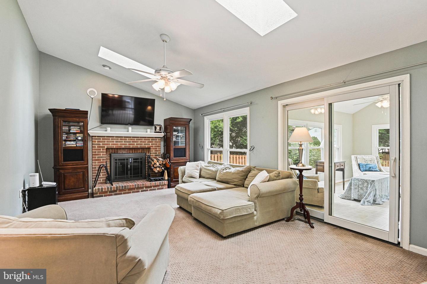 1319 SUMMERFIELD DR, HERNDON, Virginia 20170, 4 Bedrooms Bedrooms, ,3 BathroomsBathrooms,Residential,For sale,1319 SUMMERFIELD DR,VAFX2258202 MLS # VAFX2258202