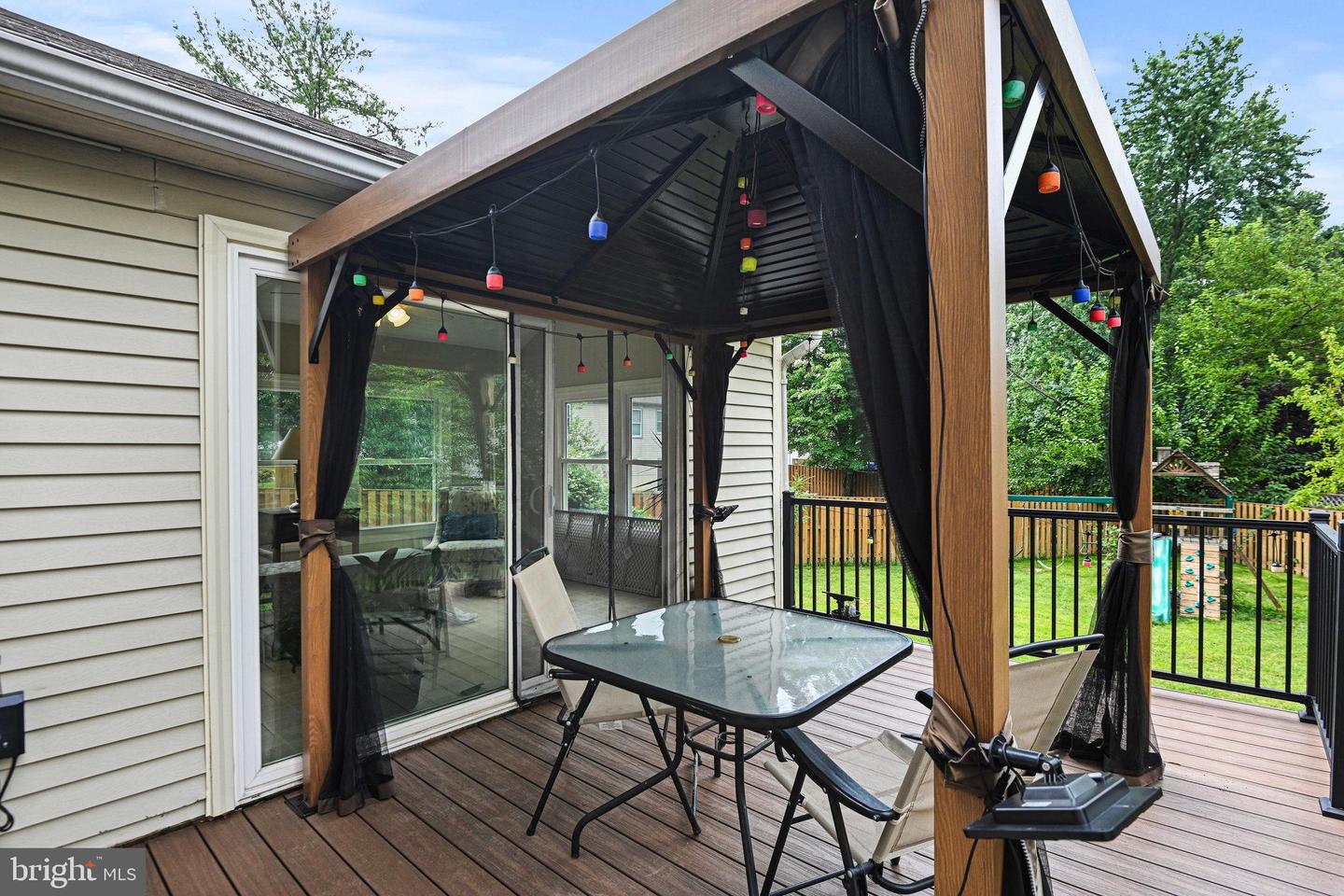 1319 SUMMERFIELD DR, HERNDON, Virginia 20170, 4 Bedrooms Bedrooms, ,3 BathroomsBathrooms,Residential,For sale,1319 SUMMERFIELD DR,VAFX2258202 MLS # VAFX2258202
