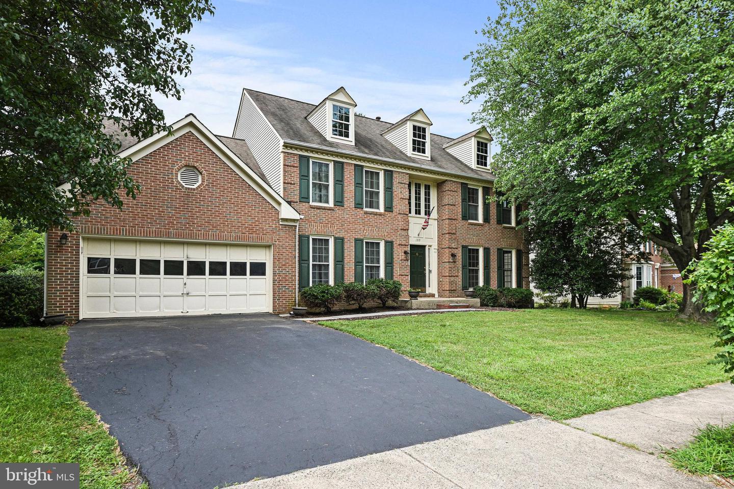 1319 SUMMERFIELD DR, HERNDON, Virginia 20170, 4 Bedrooms Bedrooms, ,3 BathroomsBathrooms,Residential,For sale,1319 SUMMERFIELD DR,VAFX2258202 MLS # VAFX2258202