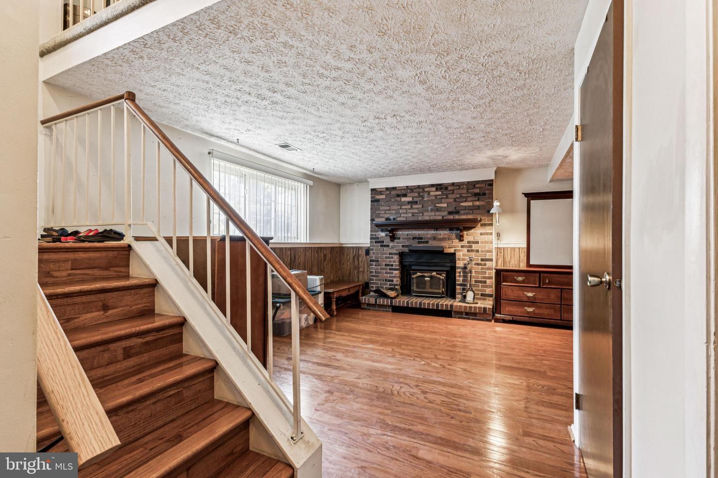 8011 TREASURE TREE CT, SPRINGFIELD, Virginia 22153, 3 Bedrooms Bedrooms, 6 Rooms Rooms,2 BathroomsBathrooms,Residential,For sale,8011 TREASURE TREE CT,VAFX2258338 MLS # VAFX2258338