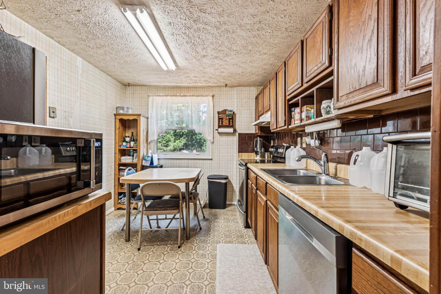 8011 TREASURE TREE CT, SPRINGFIELD, Virginia 22153, 3 Bedrooms Bedrooms, 6 Rooms Rooms,2 BathroomsBathrooms,Residential,For sale,8011 TREASURE TREE CT,VAFX2258338 MLS # VAFX2258338