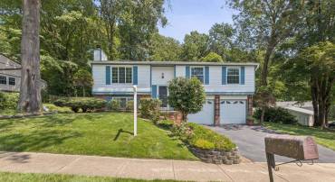 8011 TREASURE TREE CT, SPRINGFIELD, Virginia 22153, 3 Bedrooms Bedrooms, 6 Rooms Rooms,2 BathroomsBathrooms,Residential,For sale,8011 TREASURE TREE CT,VAFX2258338 MLS # VAFX2258338