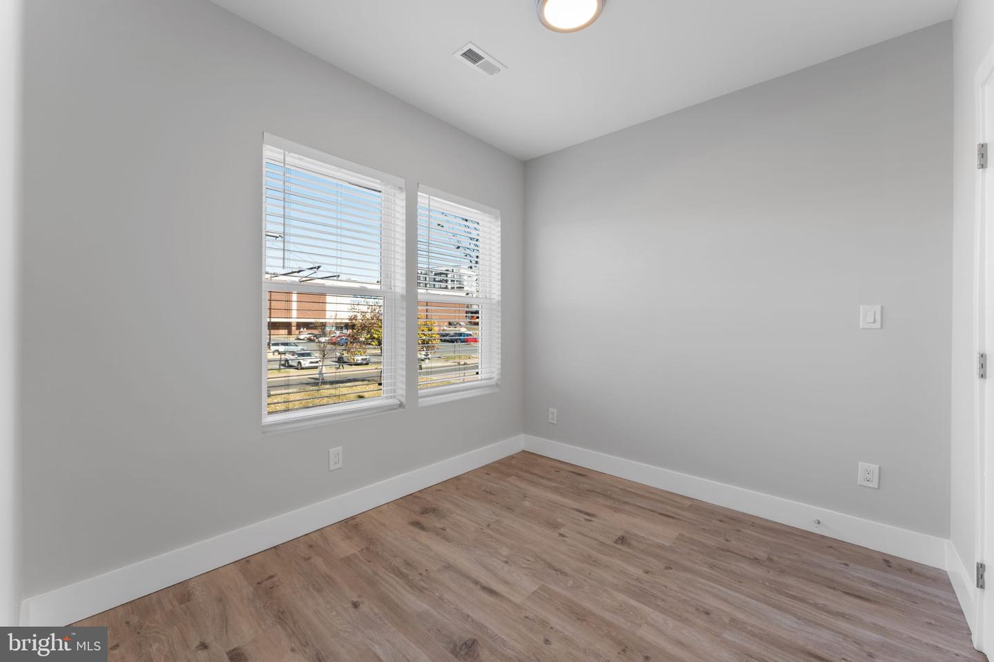 1627 BENNING RD NE #103, WASHINGTON, District Of Columbia 20002, 1 Bedroom Bedrooms, ,1 BathroomBathrooms,Residential,For sale,1627 BENNING RD NE #103,DCDC2212830 MLS # DCDC2212830