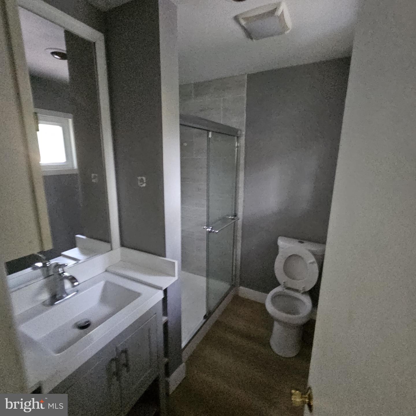7717 GLENISTER DR, SPRINGFIELD, Virginia 22152, 5 Bedrooms Bedrooms, ,3 BathroomsBathrooms,Residential,For sale,7717 GLENISTER DR,VAFX2256958 MLS # VAFX2256958