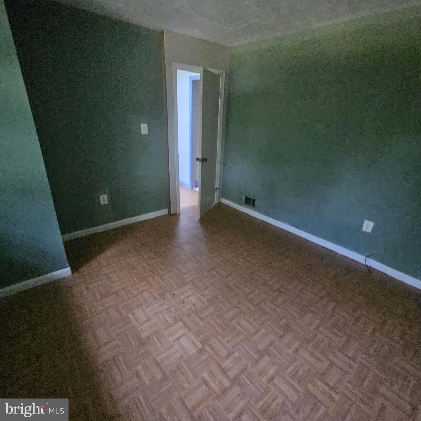 7717 GLENISTER DR, SPRINGFIELD, Virginia 22152, 5 Bedrooms Bedrooms, ,3 BathroomsBathrooms,Residential,For sale,7717 GLENISTER DR,VAFX2256958 MLS # VAFX2256958