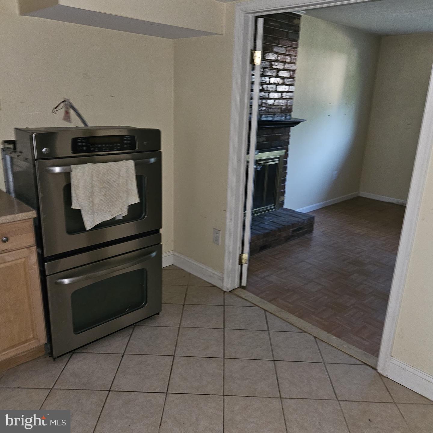 7717 GLENISTER DR, SPRINGFIELD, Virginia 22152, 5 Bedrooms Bedrooms, ,3 BathroomsBathrooms,Residential,For sale,7717 GLENISTER DR,VAFX2256958 MLS # VAFX2256958