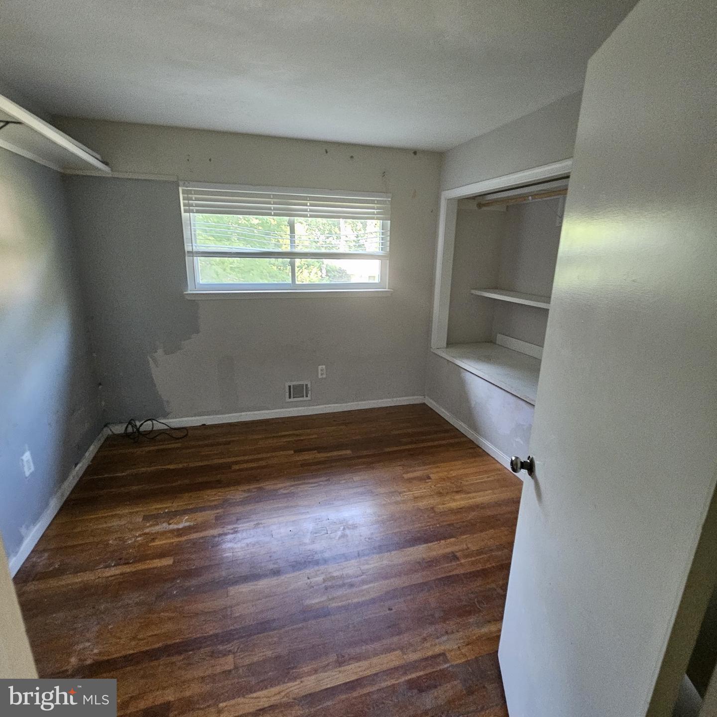 7717 GLENISTER DR, SPRINGFIELD, Virginia 22152, 5 Bedrooms Bedrooms, ,3 BathroomsBathrooms,Residential,For sale,7717 GLENISTER DR,VAFX2256958 MLS # VAFX2256958