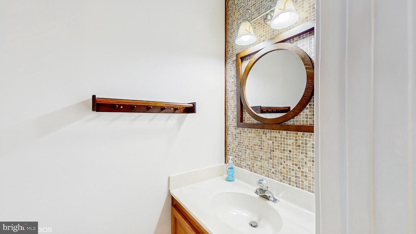 12336 GRANADA WAY, WOODBRIDGE, Virginia 22192, 4 Bedrooms Bedrooms, 10 Rooms Rooms,1 BathroomBathrooms,Residential,For sale,12336 GRANADA WAY,VAPW2100152 MLS # VAPW2100152