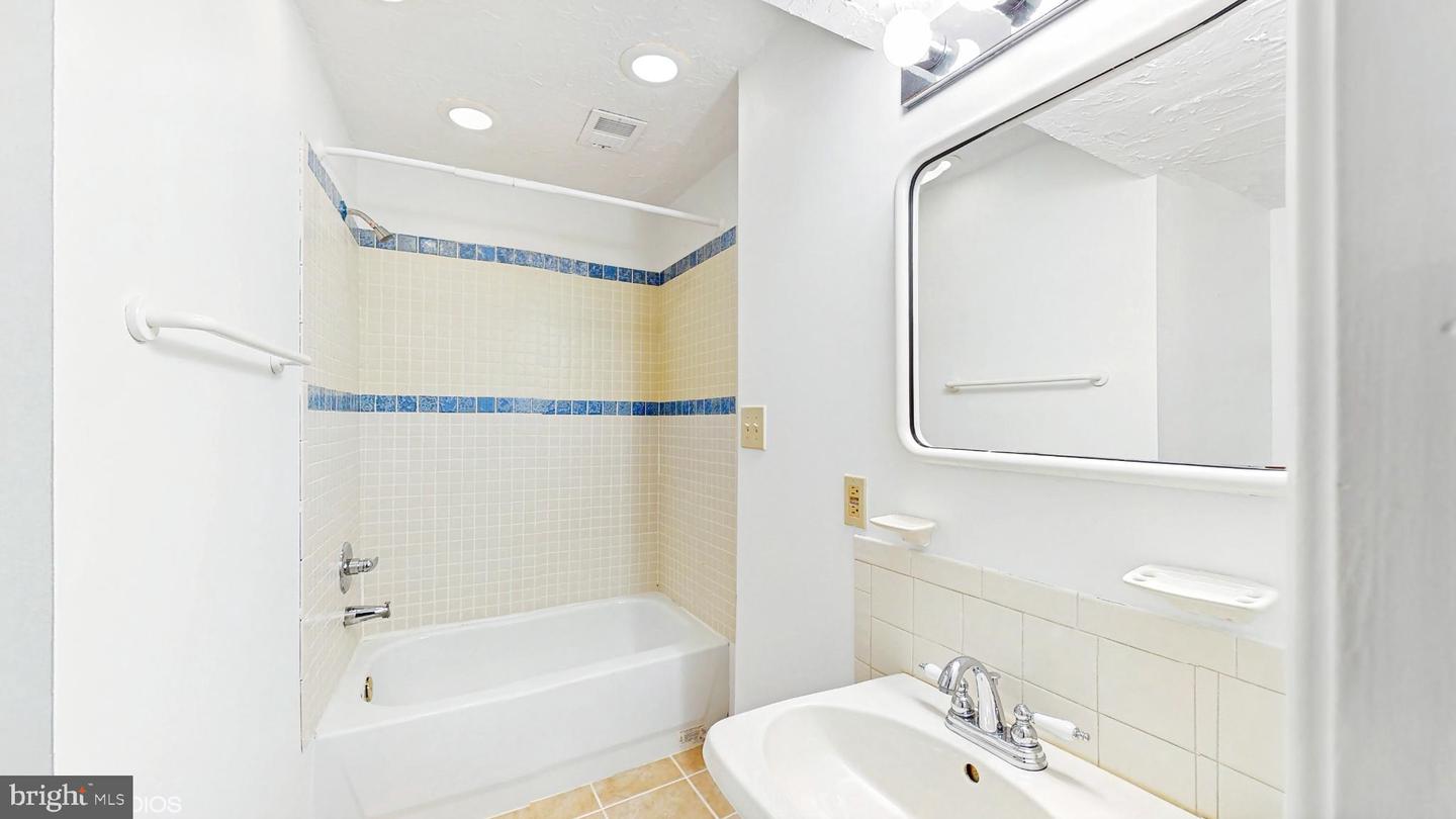 12336 GRANADA WAY, WOODBRIDGE, Virginia 22192, 4 Bedrooms Bedrooms, 10 Rooms Rooms,1 BathroomBathrooms,Residential,For sale,12336 GRANADA WAY,VAPW2100152 MLS # VAPW2100152