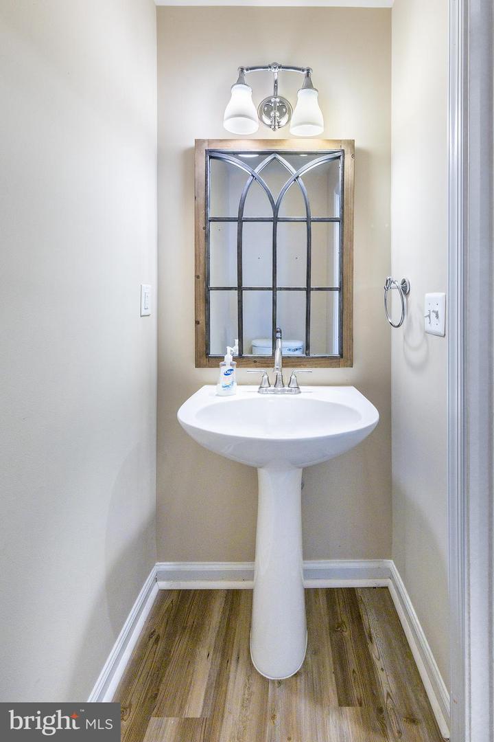 2977 HUNTINGTON GROVE SQ, ALEXANDRIA, Virginia 22306, 3 Bedrooms Bedrooms, ,2 BathroomsBathrooms,Residential,For sale,2977 HUNTINGTON GROVE SQ,VAFX2258008 MLS # VAFX2258008