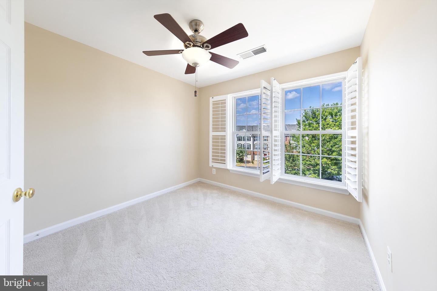 2977 HUNTINGTON GROVE SQ, ALEXANDRIA, Virginia 22306, 3 Bedrooms Bedrooms, ,2 BathroomsBathrooms,Residential,For sale,2977 HUNTINGTON GROVE SQ,VAFX2258008 MLS # VAFX2258008