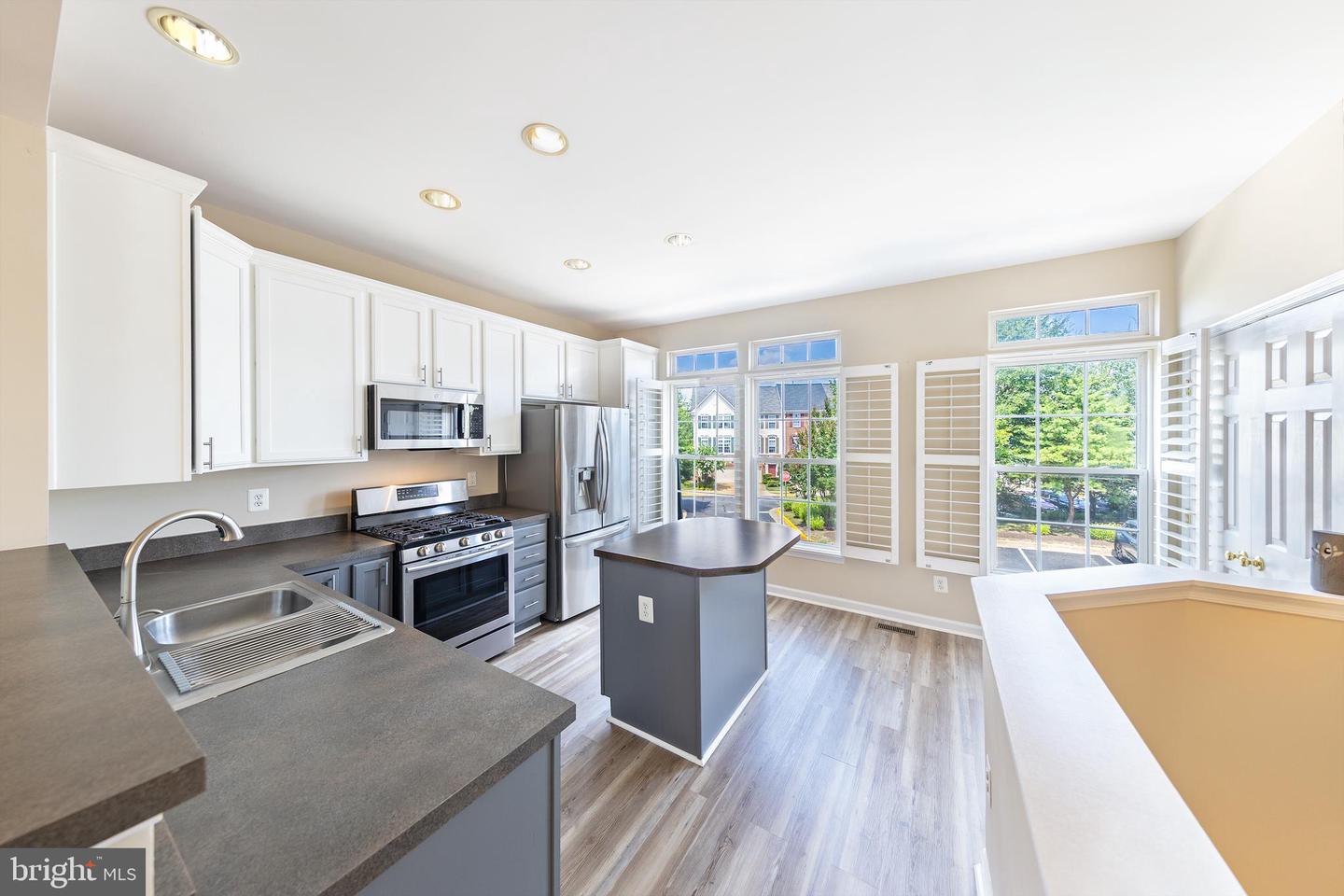 2977 HUNTINGTON GROVE SQ, ALEXANDRIA, Virginia 22306, 3 Bedrooms Bedrooms, ,2 BathroomsBathrooms,Residential,For sale,2977 HUNTINGTON GROVE SQ,VAFX2258008 MLS # VAFX2258008
