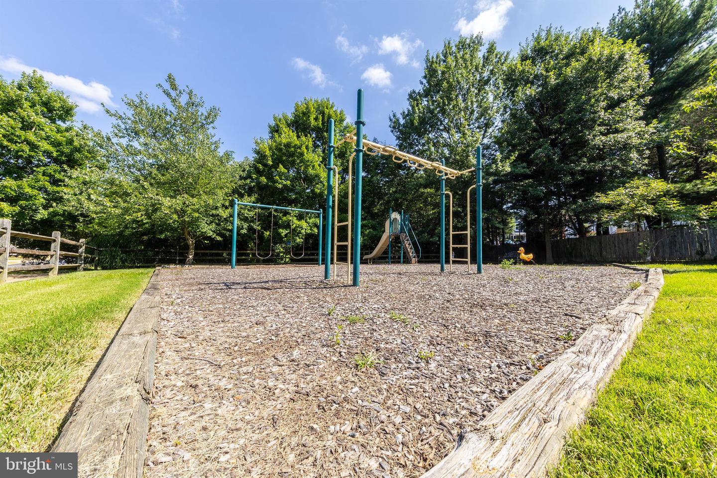 2977 HUNTINGTON GROVE SQ, ALEXANDRIA, Virginia 22306, 3 Bedrooms Bedrooms, ,2 BathroomsBathrooms,Residential,For sale,2977 HUNTINGTON GROVE SQ,VAFX2258008 MLS # VAFX2258008