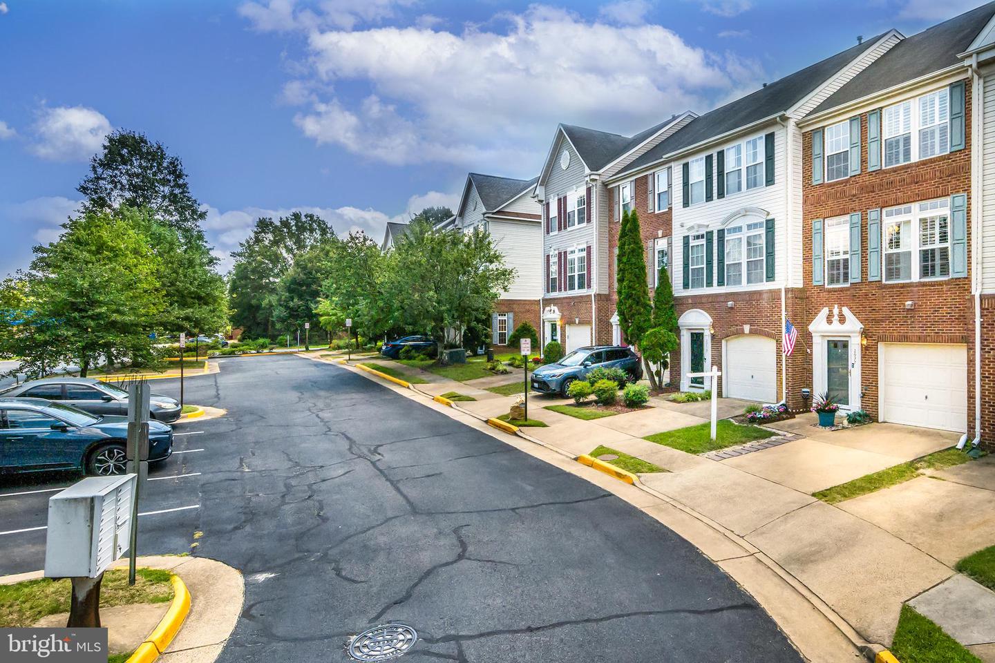 2977 HUNTINGTON GROVE SQ, ALEXANDRIA, Virginia 22306, 3 Bedrooms Bedrooms, ,2 BathroomsBathrooms,Residential,For sale,2977 HUNTINGTON GROVE SQ,VAFX2258008 MLS # VAFX2258008