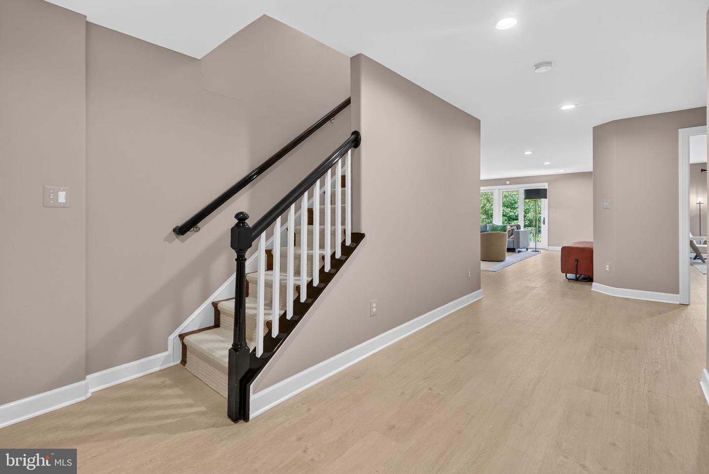 118 N JAY ST, MIDDLEBURG, Virginia 20117, 4 Bedrooms Bedrooms, ,4 BathroomsBathrooms,Residential,For sale,118 N JAY ST,VALO2103394 MLS # VALO2103394