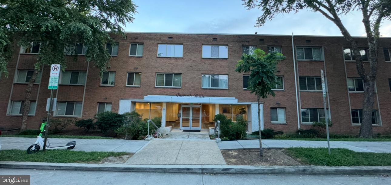 2710 MACOMB ST NW #204, WASHINGTON, District Of Columbia 20008, ,1 BathroomBathrooms,Residential,For sale,2710 MACOMB ST NW #204,DCDC2212852 MLS # DCDC2212852