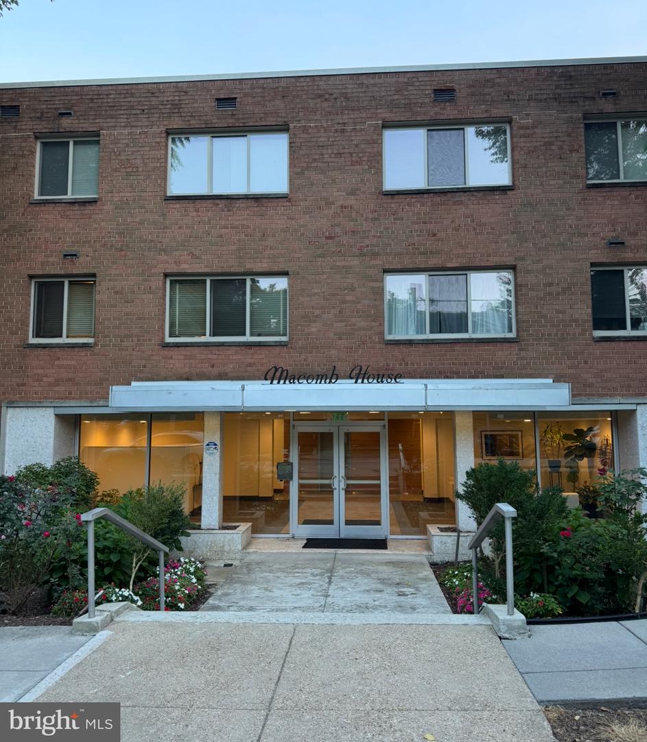 2710 MACOMB ST NW #204, WASHINGTON, District Of Columbia 20008, ,1 BathroomBathrooms,Residential,For sale,2710 MACOMB ST NW #204,DCDC2212852 MLS # DCDC2212852