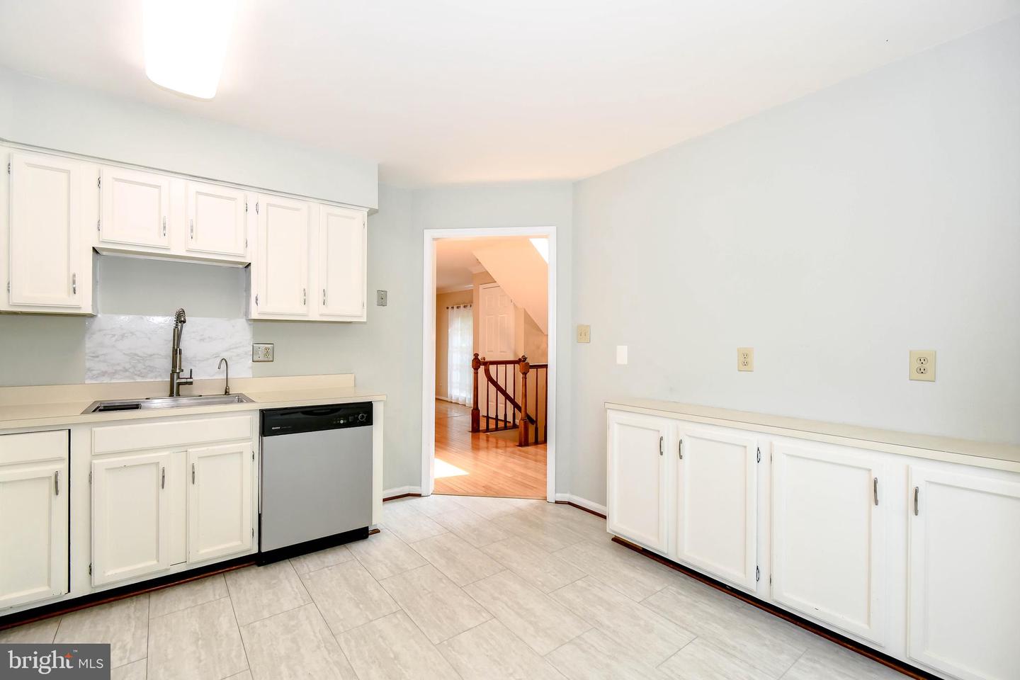 5168 GLEN MEADOW DR, CENTREVILLE, Virginia 20120, 3 Bedrooms Bedrooms, ,2 BathroomsBathrooms,Residential,For sale,5168 GLEN MEADOW DR,VAFX2258462 MLS # VAFX2258462