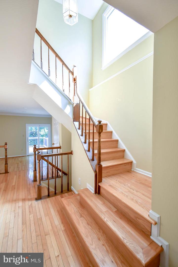 5168 GLEN MEADOW DR, CENTREVILLE, Virginia 20120, 3 Bedrooms Bedrooms, ,2 BathroomsBathrooms,Residential,For sale,5168 GLEN MEADOW DR,VAFX2258462 MLS # VAFX2258462