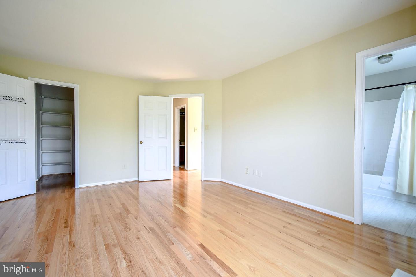 5168 GLEN MEADOW DR, CENTREVILLE, Virginia 20120, 3 Bedrooms Bedrooms, ,2 BathroomsBathrooms,Residential,For sale,5168 GLEN MEADOW DR,VAFX2258462 MLS # VAFX2258462