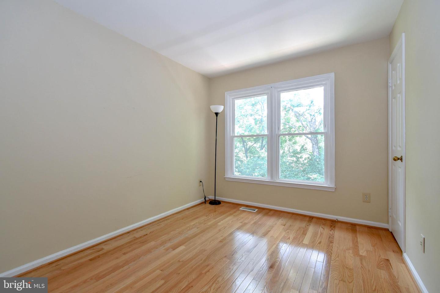 5168 GLEN MEADOW DR, CENTREVILLE, Virginia 20120, 3 Bedrooms Bedrooms, ,2 BathroomsBathrooms,Residential,For sale,5168 GLEN MEADOW DR,VAFX2258462 MLS # VAFX2258462