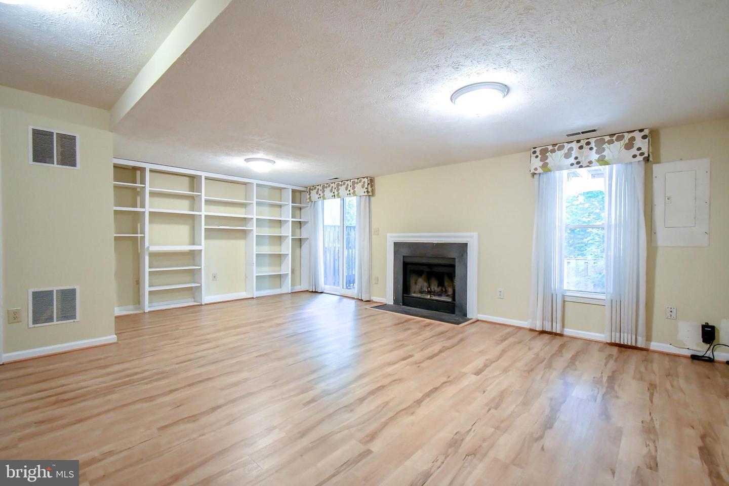5168 GLEN MEADOW DR, CENTREVILLE, Virginia 20120, 3 Bedrooms Bedrooms, ,2 BathroomsBathrooms,Residential,For sale,5168 GLEN MEADOW DR,VAFX2258462 MLS # VAFX2258462