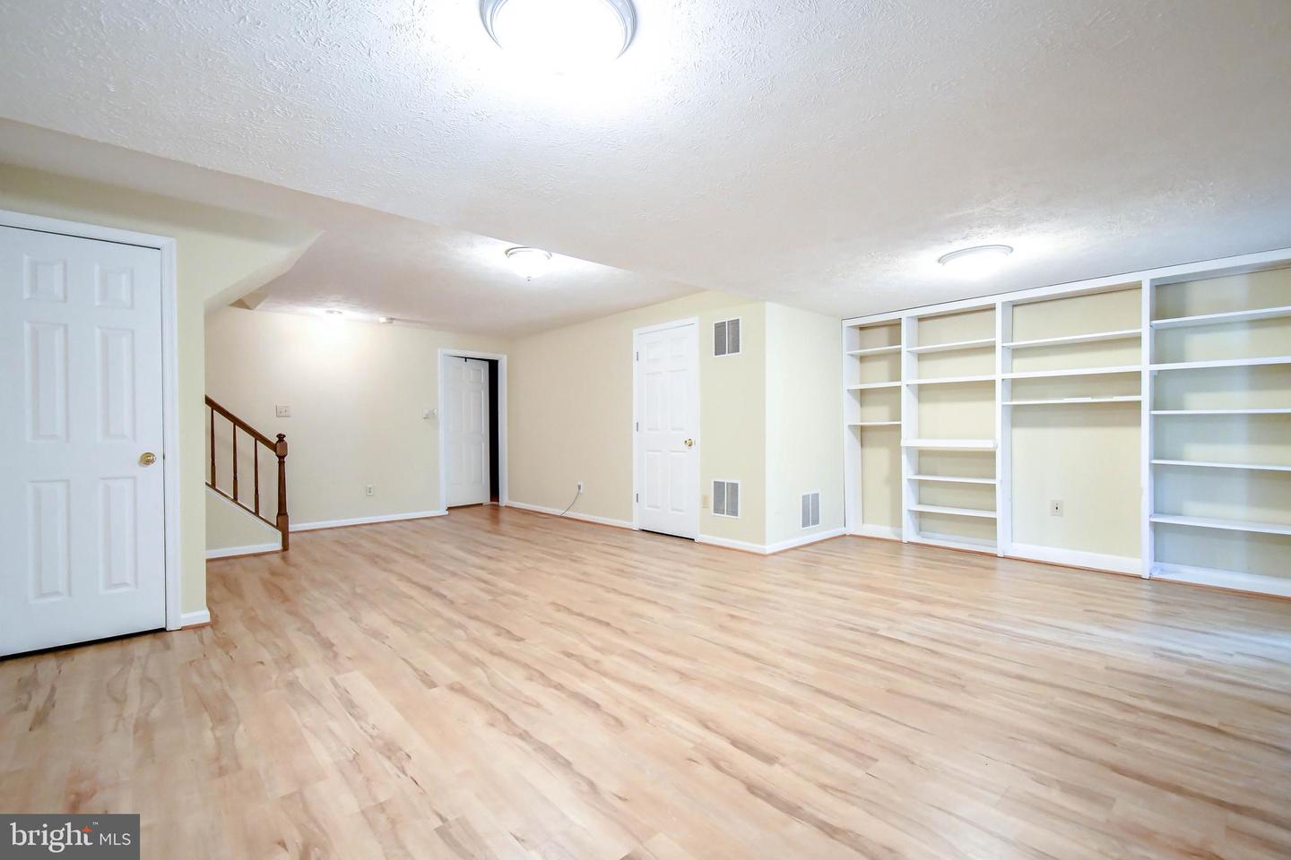 5168 GLEN MEADOW DR, CENTREVILLE, Virginia 20120, 3 Bedrooms Bedrooms, ,2 BathroomsBathrooms,Residential,For sale,5168 GLEN MEADOW DR,VAFX2258462 MLS # VAFX2258462