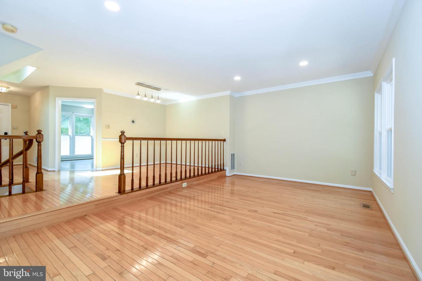 5168 GLEN MEADOW DR, CENTREVILLE, Virginia 20120, 3 Bedrooms Bedrooms, ,2 BathroomsBathrooms,Residential,For sale,5168 GLEN MEADOW DR,VAFX2258462 MLS # VAFX2258462