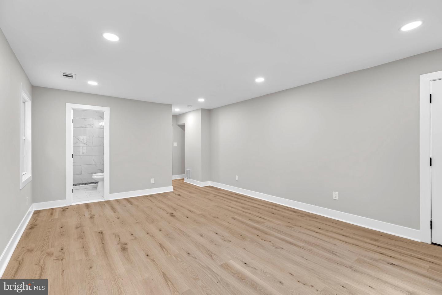 5105 11TH ST S, ARLINGTON, Virginia 22204, 3 Bedrooms Bedrooms, ,2 BathroomsBathrooms,Residential,For sale,5105 11TH ST S,VAAR2061608 MLS # VAAR2061608