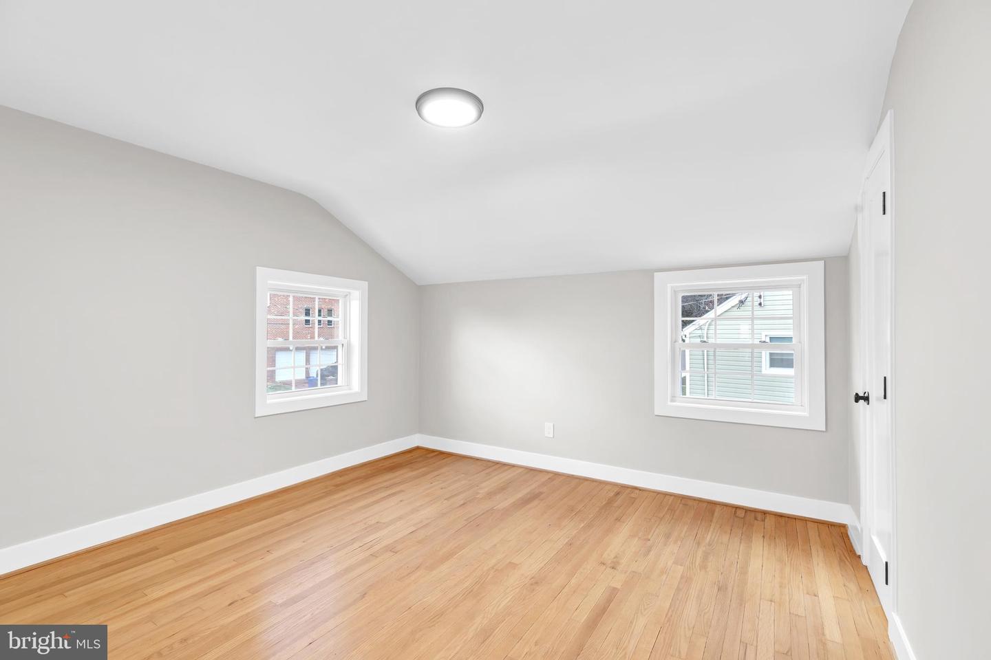 5105 11TH ST S, ARLINGTON, Virginia 22204, 3 Bedrooms Bedrooms, ,2 BathroomsBathrooms,Residential,For sale,5105 11TH ST S,VAAR2061608 MLS # VAAR2061608