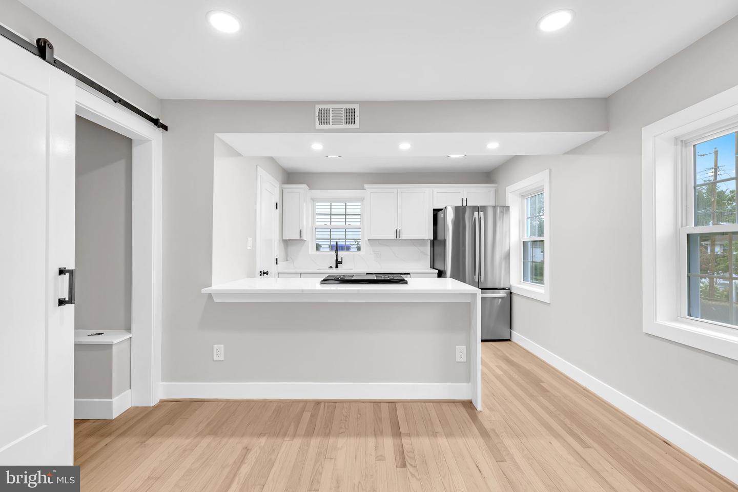 5105 11TH ST S, ARLINGTON, Virginia 22204, 3 Bedrooms Bedrooms, ,2 BathroomsBathrooms,Residential,For sale,5105 11TH ST S,VAAR2061608 MLS # VAAR2061608