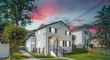 5105 11TH ST S, ARLINGTON, Virginia 22204, 3 Bedrooms Bedrooms, ,2 BathroomsBathrooms,Residential,For sale,5105 11TH ST S,VAAR2061608 MLS # VAAR2061608