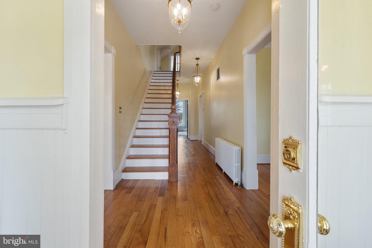 1521 N ROYAL AVE, FRONT ROYAL, Virginia 22630, 7 Bedrooms Bedrooms, ,3 BathroomsBathrooms,Residential,For sale,1521 N ROYAL AVE,VAWR2010612 MLS # VAWR2010612